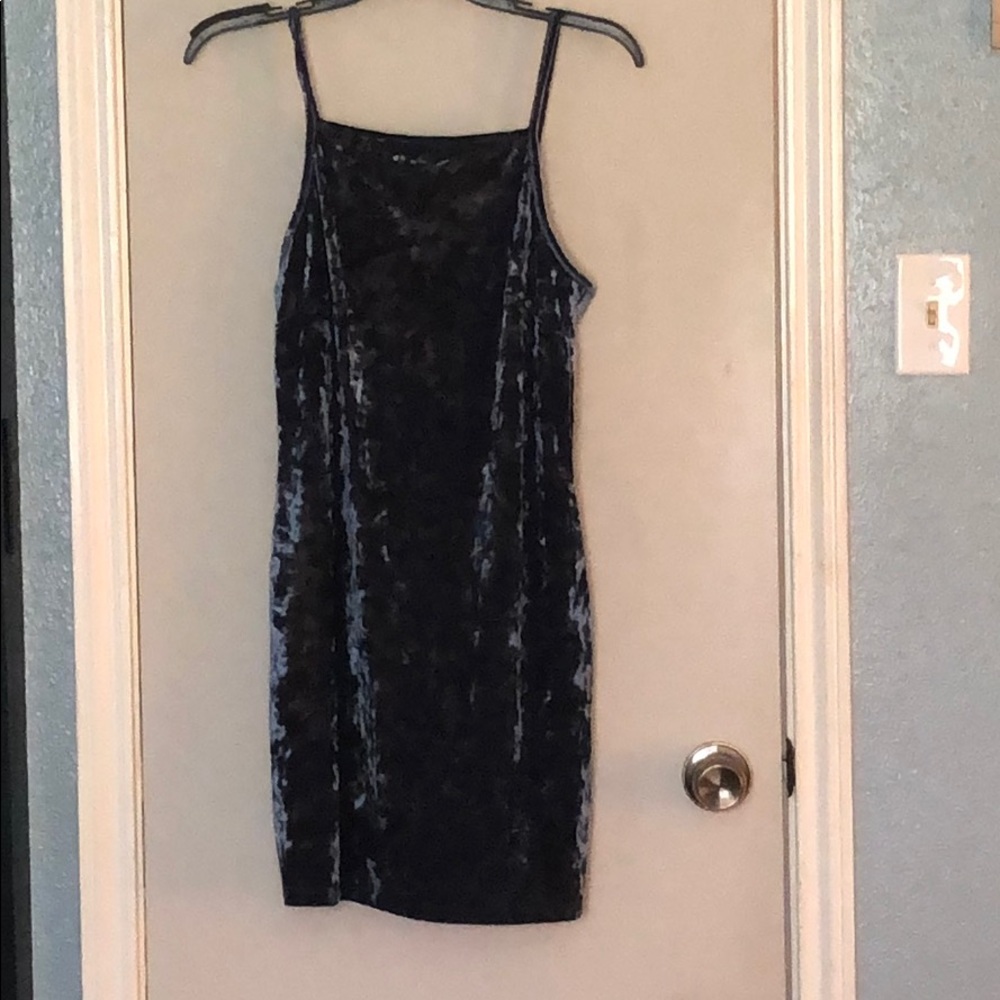 Valves spaghetti strap dress